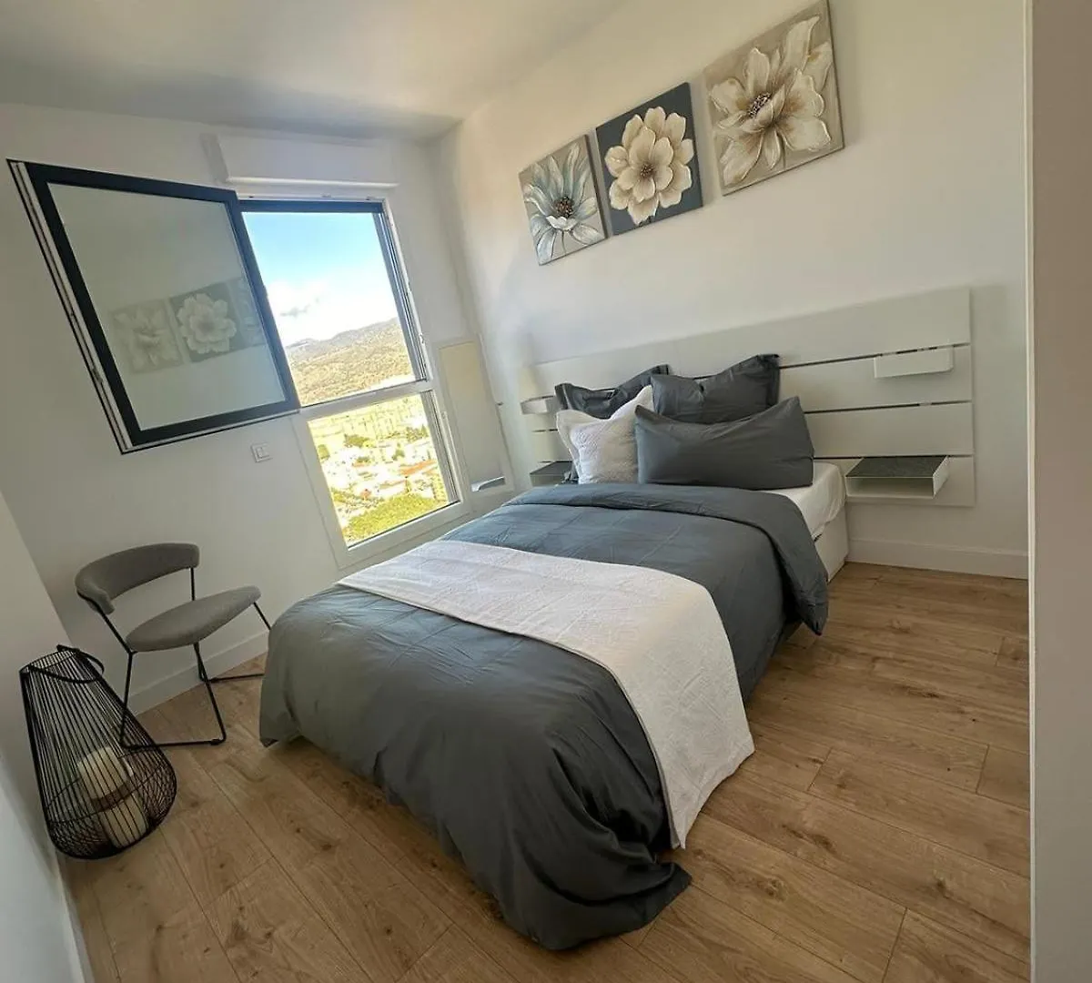Live Your Dream In Malaga Apartment